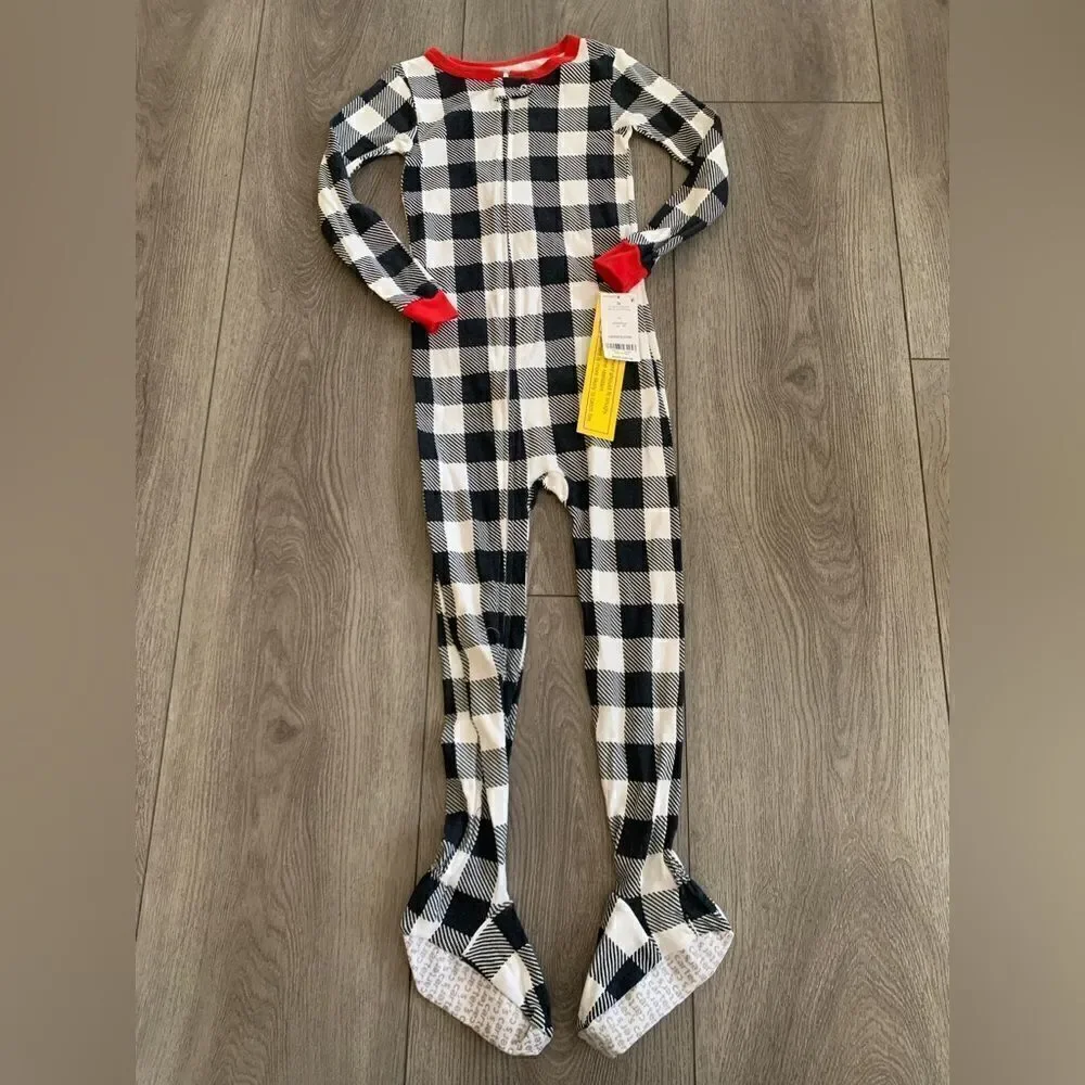 Carters 5T zip up pajamas